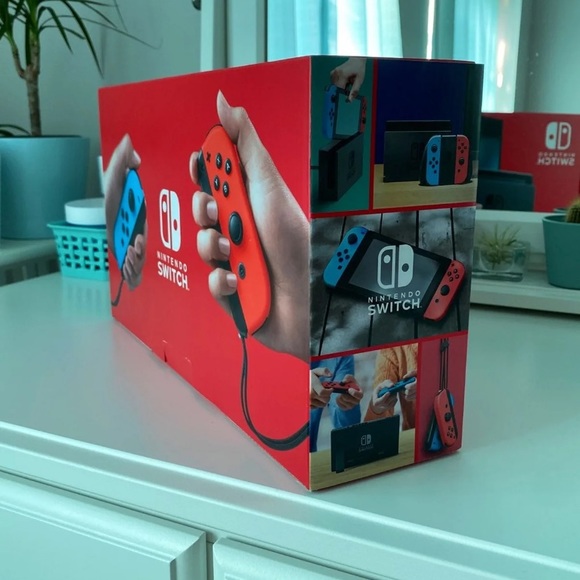 New Nintendo Switch 32GB Console - Picture 2 of 10
